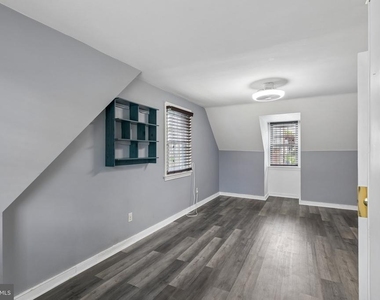556 Anne Street - Photo Thumbnail 9
