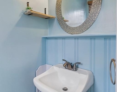 556 Anne Street - Photo Thumbnail 26