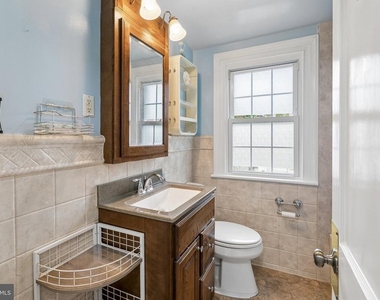 556 Anne Street - Photo Thumbnail 7