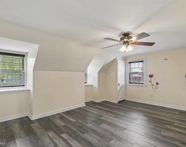 556 Anne Street - Photo Thumbnail 13