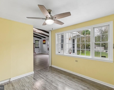 556 Anne Street - Photo Thumbnail 23