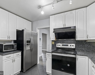 556 Anne Street - Photo Thumbnail 33