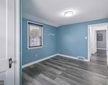 556 Anne Street - Photo Thumbnail 6