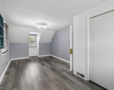 556 Anne Street - Photo Thumbnail 10