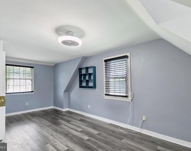556 Anne Street - Photo Thumbnail 12