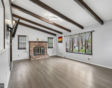 556 Anne Street - Photo Thumbnail 19