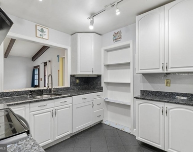 556 Anne Street - Photo Thumbnail 34