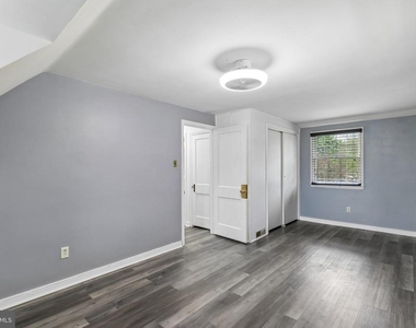 556 Anne Street - Photo Thumbnail 11