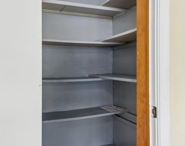 556 Anne Street - Photo Thumbnail 27