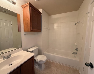 104 Lava Bed Dr - Photo Thumbnail 10