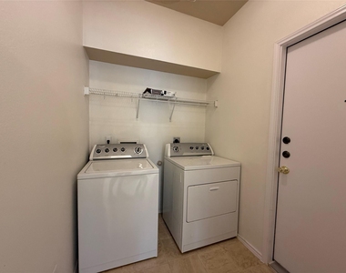 104 Lava Bed Dr - Photo Thumbnail 5
