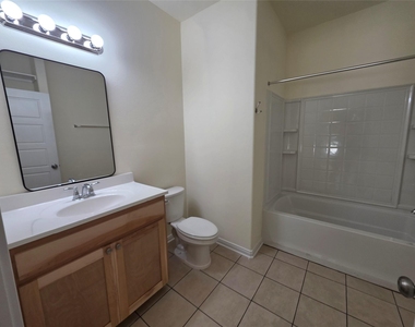 100 E 7th St - Photo Thumbnail 7