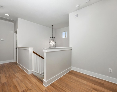 408 W 16th St - Photo Thumbnail 22