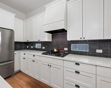 408 W 16th St - Photo Thumbnail 13