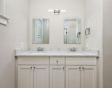 408 W 16th St - Photo Thumbnail 32
