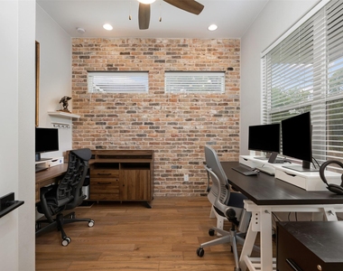 408 W 16th St - Photo Thumbnail 5