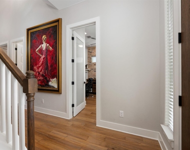 408 W 16th St - Photo Thumbnail 4