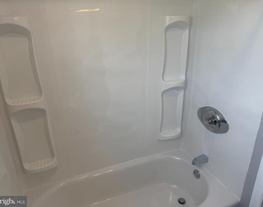 1620 Macdade Boulevard - Photo Thumbnail 5