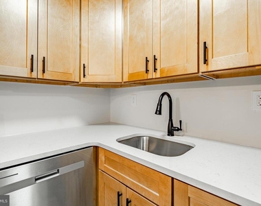 300 N Penn Street - Photo Thumbnail 10