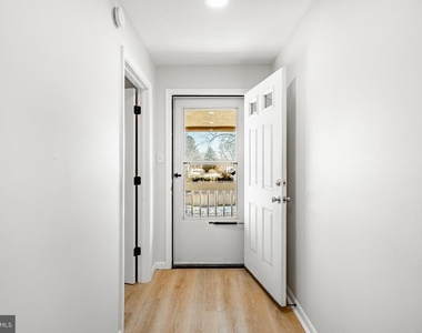 300 N Penn Street - Photo Thumbnail 6