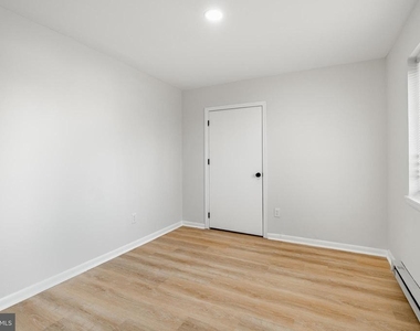 300 N Penn Street - Photo Thumbnail 4