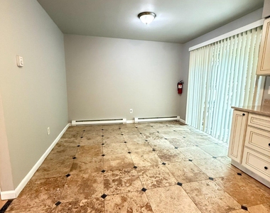 845 Poplar Street - Photo Thumbnail 2