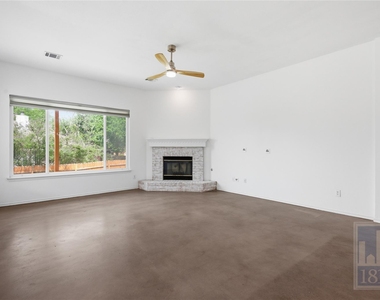 2217 Speidel Dr - Photo Thumbnail 8