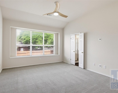 2217 Speidel Dr - Photo Thumbnail 11