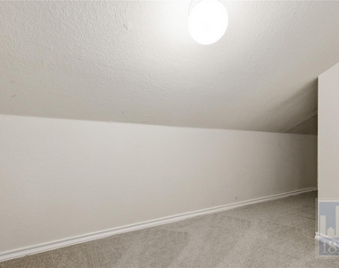 2217 Speidel Dr - Photo Thumbnail 21
