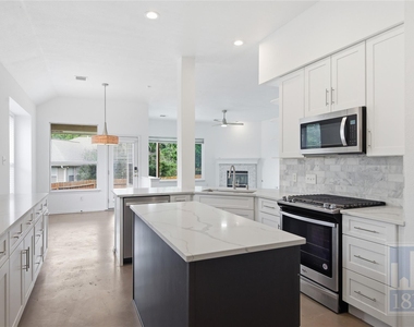 2217 Speidel Dr - Photo Thumbnail 4
