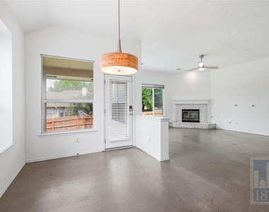 2217 Speidel Dr - Photo Thumbnail 6