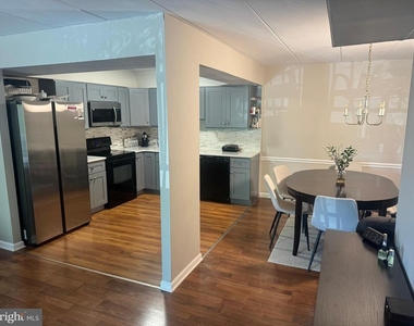 283 E Village Road - Photo Thumbnail 3