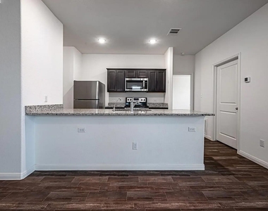 19408 Samuel Welch Way - Photo Thumbnail 5