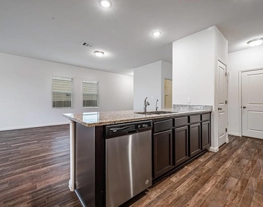 19408 Samuel Welch Way - Photo Thumbnail 7