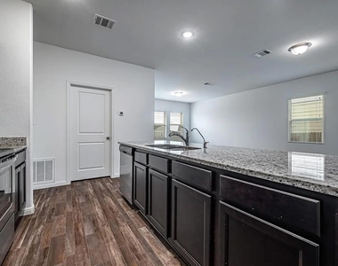19408 Samuel Welch Way - Photo Thumbnail 8