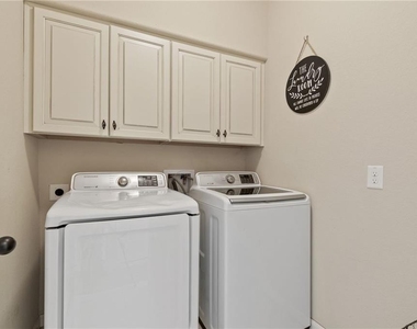 2337 Muzzie Ln - Photo Thumbnail 25