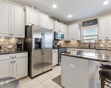 2337 Muzzie Ln - Photo Thumbnail 8