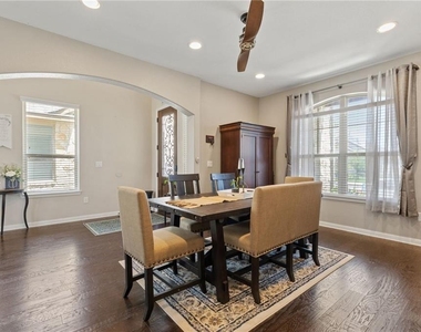 2337 Muzzie Ln - Photo Thumbnail 4