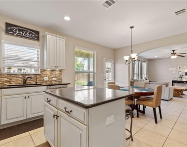 2337 Muzzie Ln - Photo Thumbnail 10