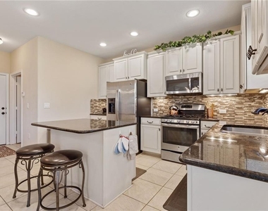 2337 Muzzie Ln - Photo Thumbnail 7
