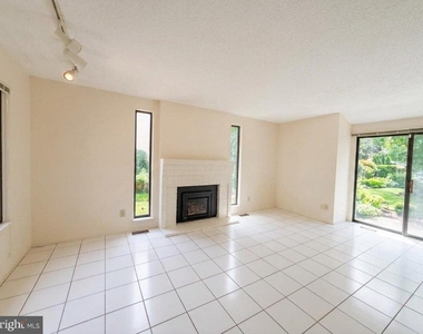 83 Sayre Drive - Photo Thumbnail 8