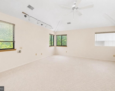 83 Sayre Drive - Photo Thumbnail 18