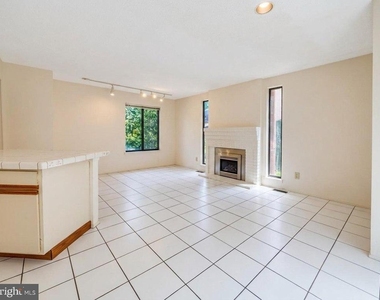 83 Sayre Drive - Photo Thumbnail 11