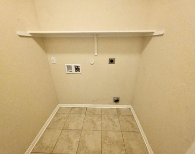 18808 Keeli Ln - Photo Thumbnail 15