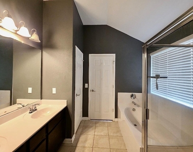 18808 Keeli Ln - Photo Thumbnail 10