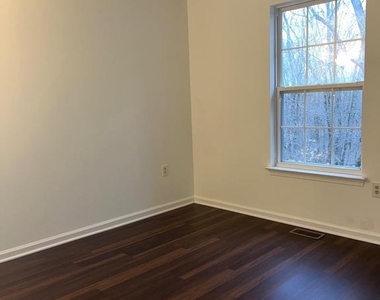 15 Halstead Place - Photo Thumbnail 15