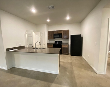 2320 Duntov Dr - Photo Thumbnail 6