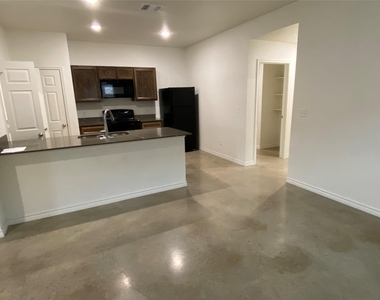 2320 Duntov Dr - Photo Thumbnail 5