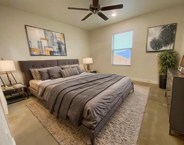 2320 Duntov Dr - Photo Thumbnail 3
