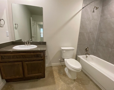 2320 Duntov Dr - Photo Thumbnail 17